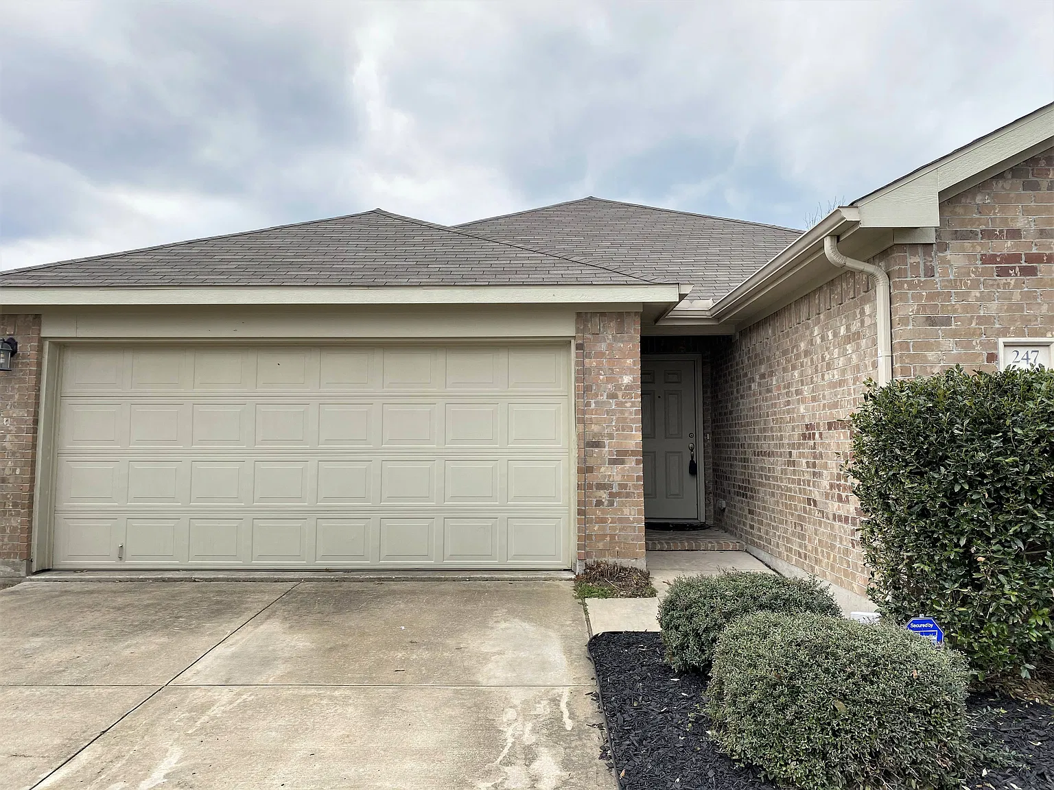 3 bed, 1517 sqft, $2,095 — Photo 2