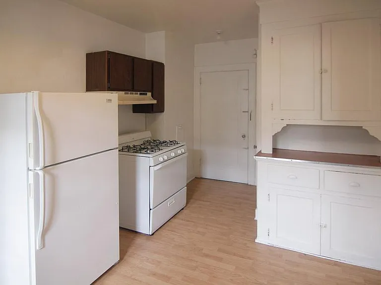 8001 Saint Lawrence Ave — Photo 2