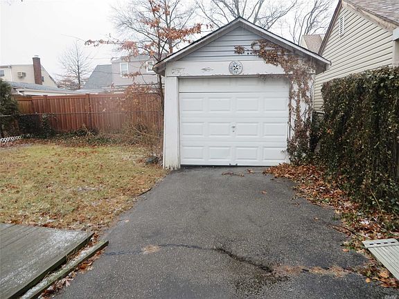 4th image of 47 Locust St