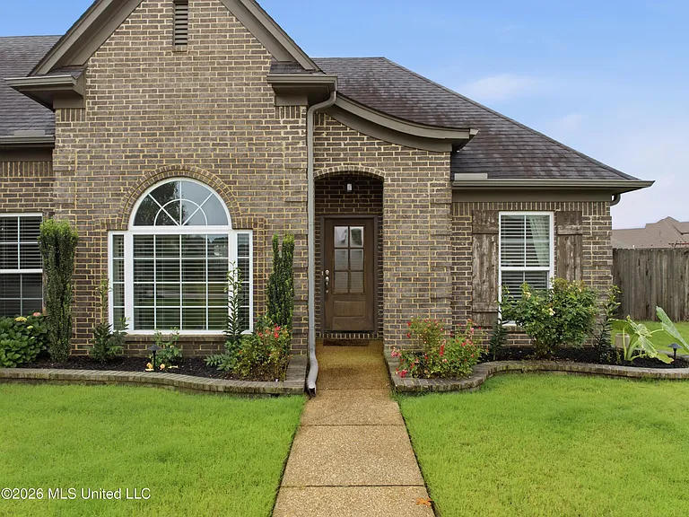 5353 Keating Dr — Photo 3