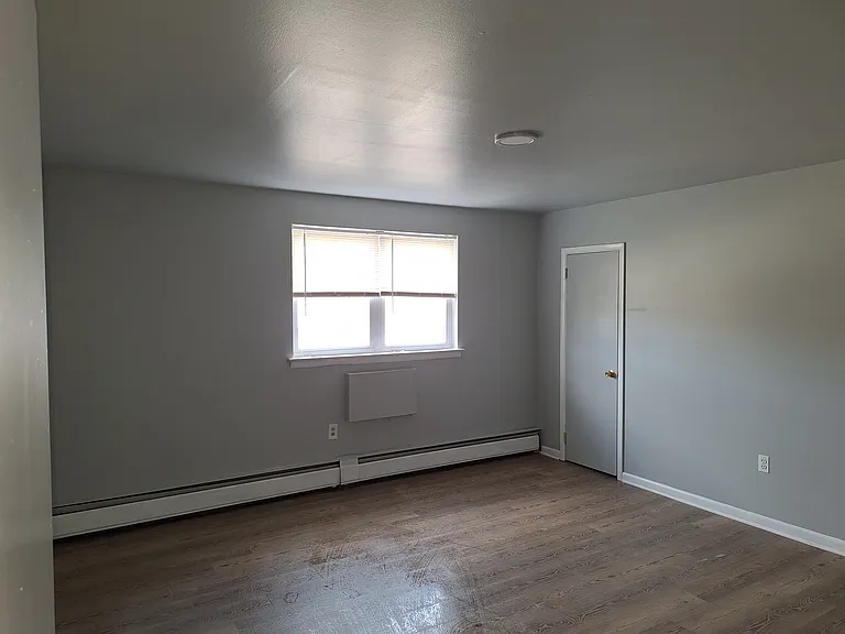 Emerson Apartments — Photo 7