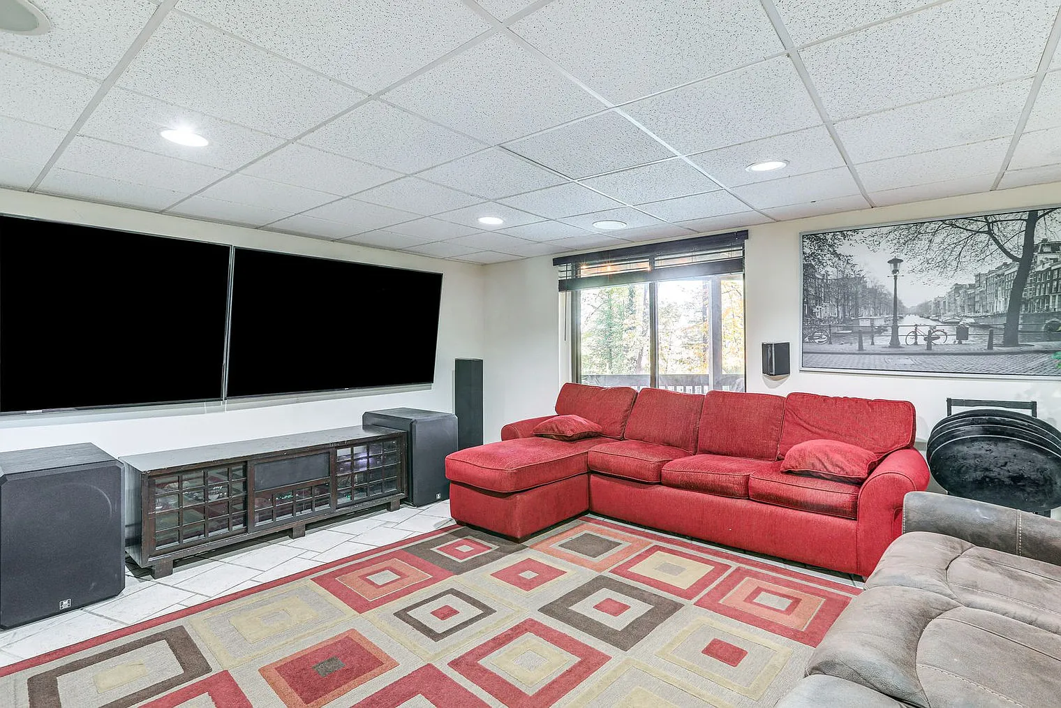 2 bed, 3.0 bath, 3993 sqft, $6,031 — Photo 1
