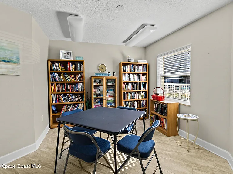 601 Shorewood Dr #G505 — Photo 51