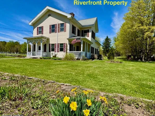 962 Creek Dr, Prompton, PA 18456