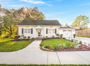 16 W Circle Rd, Norris, TN 37828