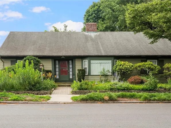 205 Sessions St, Providence, RI 02906