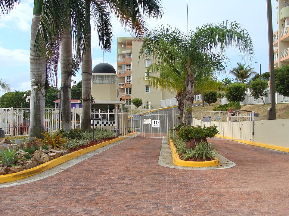 2nd image of 1111 Villas Del Faro