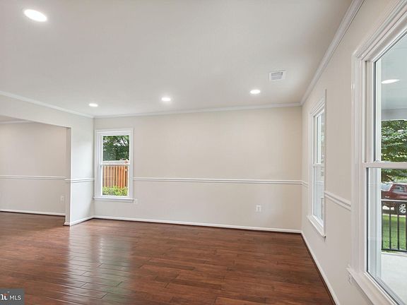 4th image of 1619 Sadlers Wells Dr