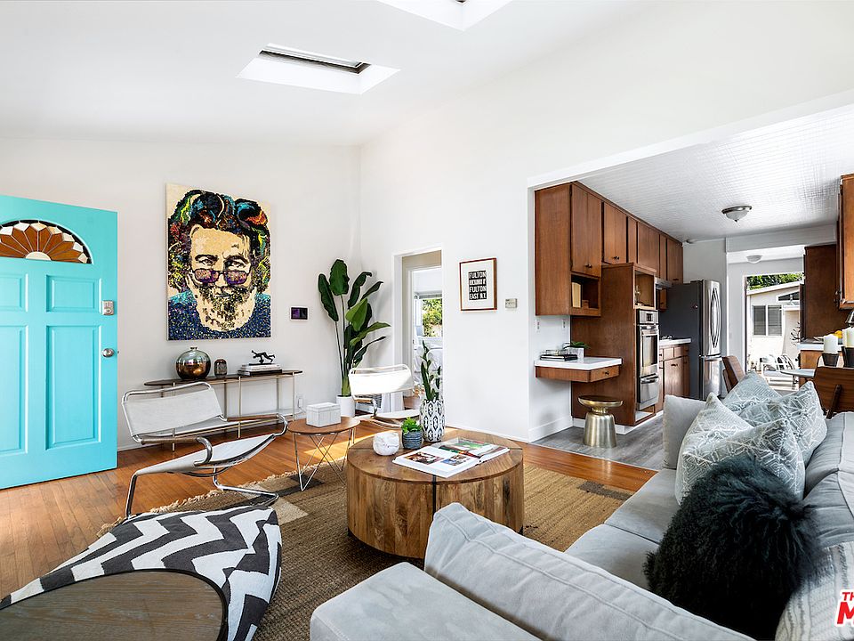1st image of 2818 Clune Ave