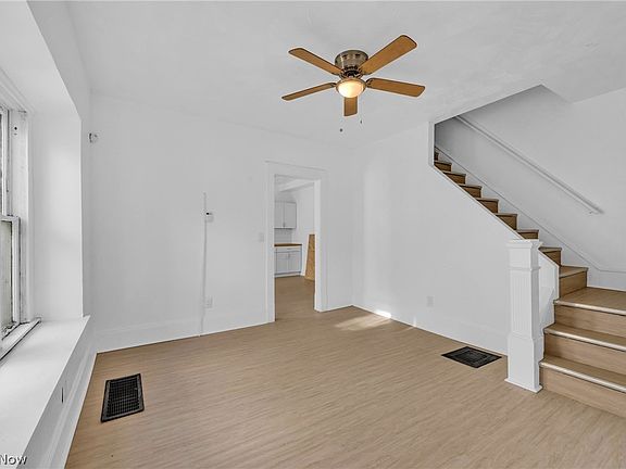 4th image of 1139 E 74th St