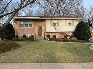 13247 Sturbridge Rd, Woodbridge, VA 22192