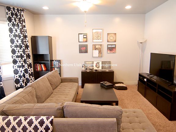 4 Front Room 2_08192020