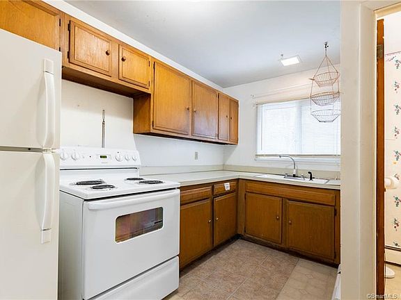 3rd image of 31 McKenna Dr