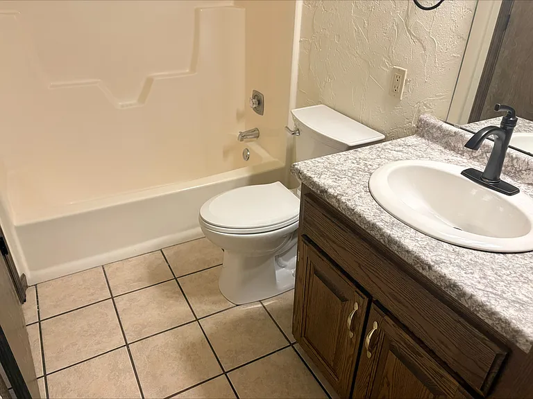 2364 Canter Ln #B — Photo 14