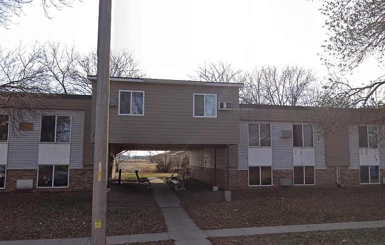 410-485 20th St SE — Photo 1