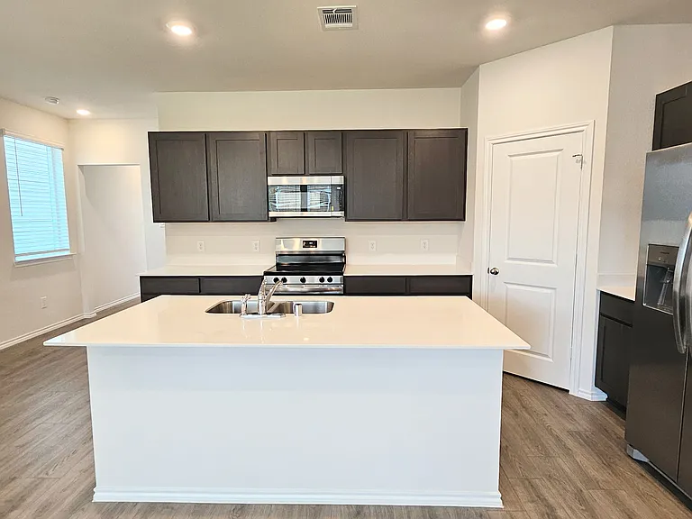 213 Arbor Dr — Photo 7