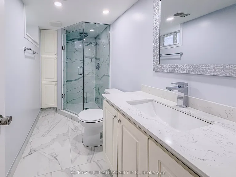 403 Winona Dr #LOWER — Photo 9