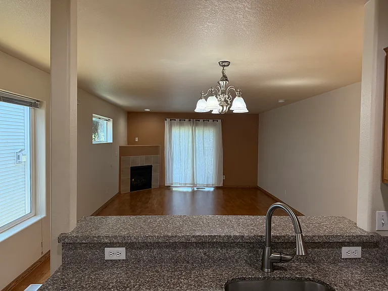 11739 SE Yamhill St — Photo 6