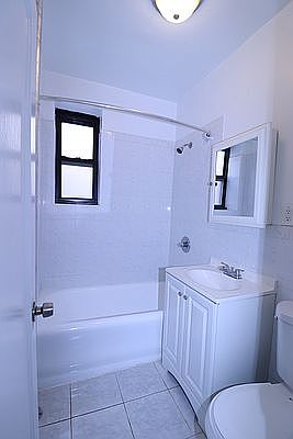 3rd image of 13270 Sanford Ave APT 1B