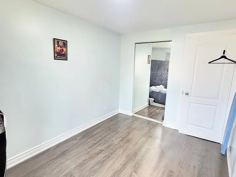 1192 Oxford St #MAIN UPPER — Photo 16
