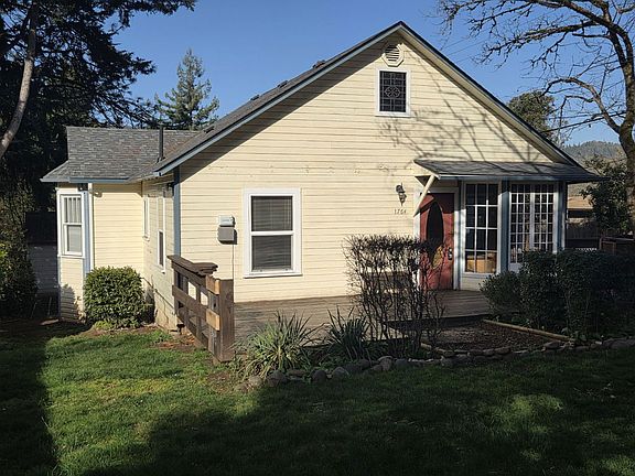 2nd image of 1764 SE Douglas Ave
