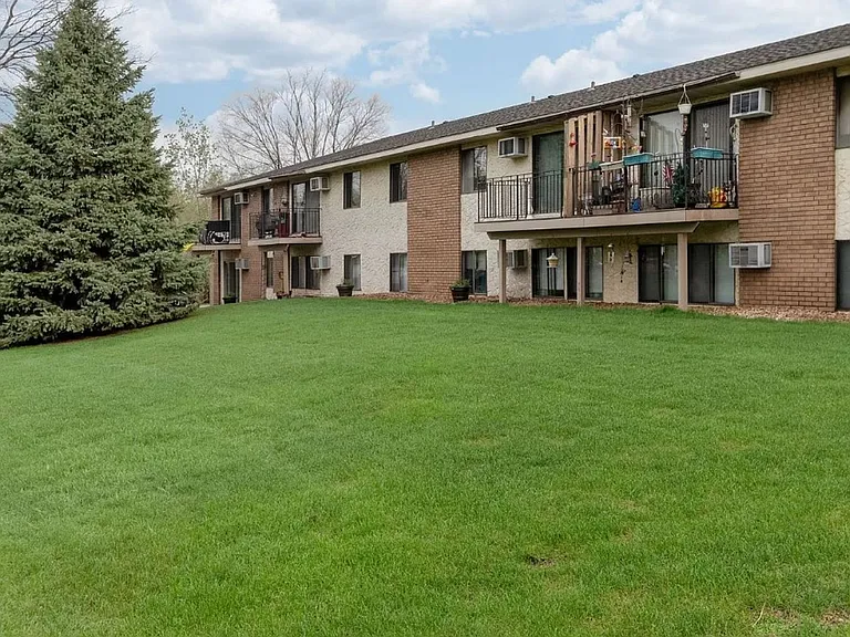 2209 Branch Ave — Photo 9