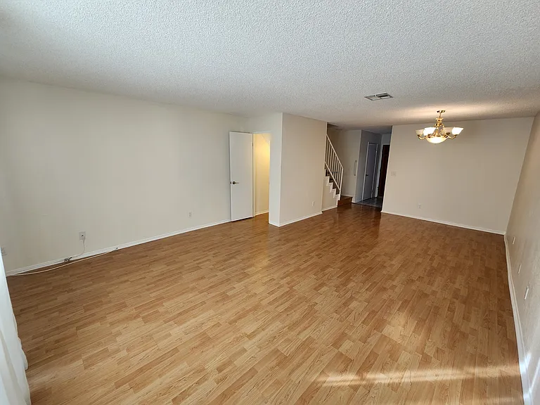 1118 N Kenmore Ave #4 — Photo 9