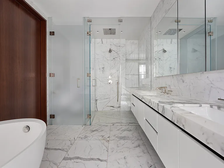 121 Leroy St #TOWNHOUSE — Photo 15