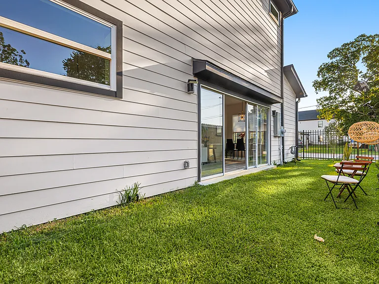 1306 Grove St — Photo 15