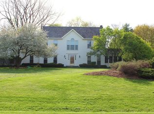 220 River Dr, Trout Valley, IL 60013