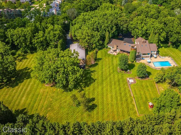 9 Mile Rd, Novi, MI 48374
