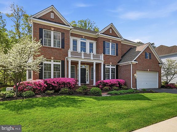 3rd image of 7805 Rose Garden Ln