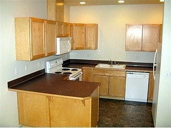 2nd image of 5996 Caymans Pl NE