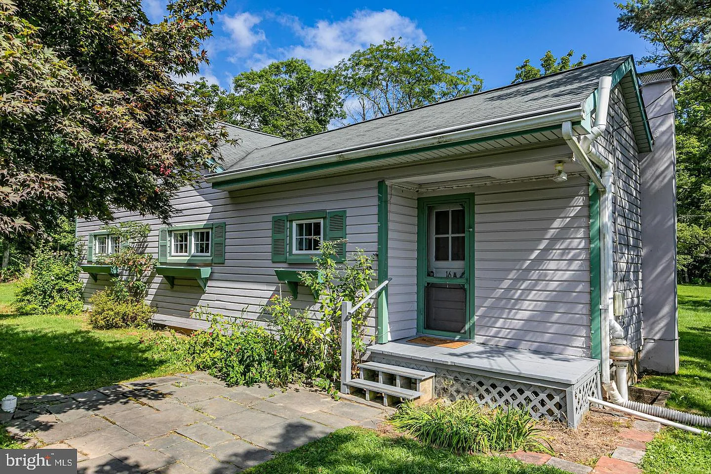 2 bed, 1.0 bath, $2,400 — Photo 3