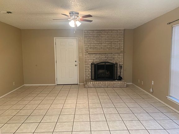 4th image of 4801 Country Club Dr APT A