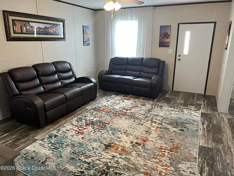 194 Holiday Park Blvd NE — Photo 4