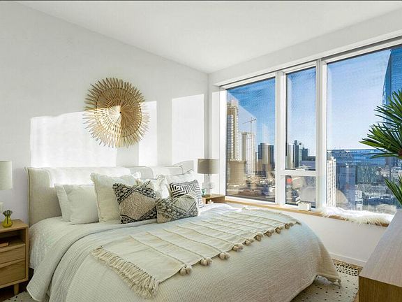 5th image of 889 Francisco St Unit 1702