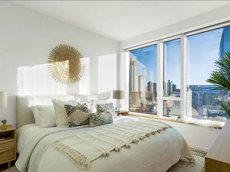 889 Francisco St #1702 — Photo 5