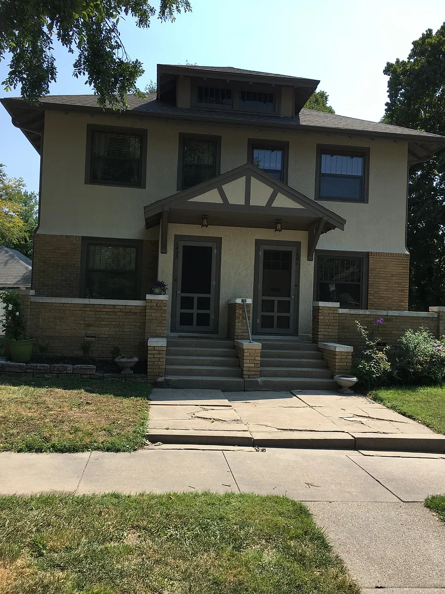 Looking south from A Street curb. - 1405 A St