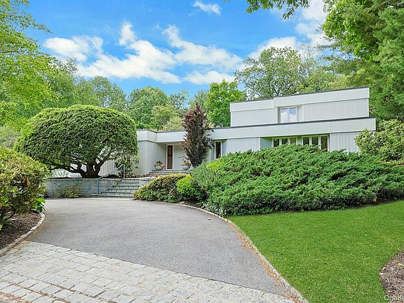 2nd image of 10 Cypress Point Drive
