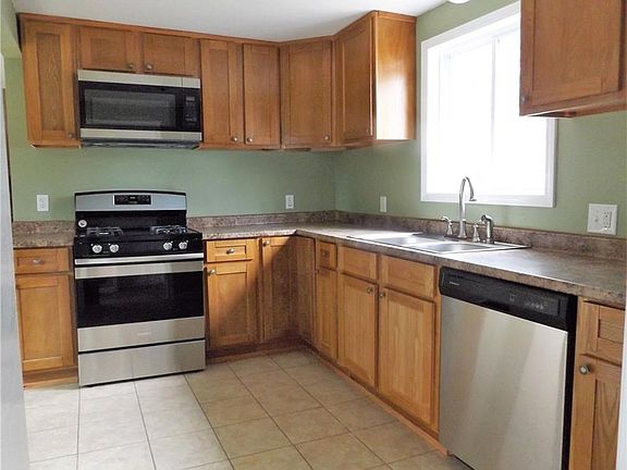 4th image of 6983 Wellington Dr