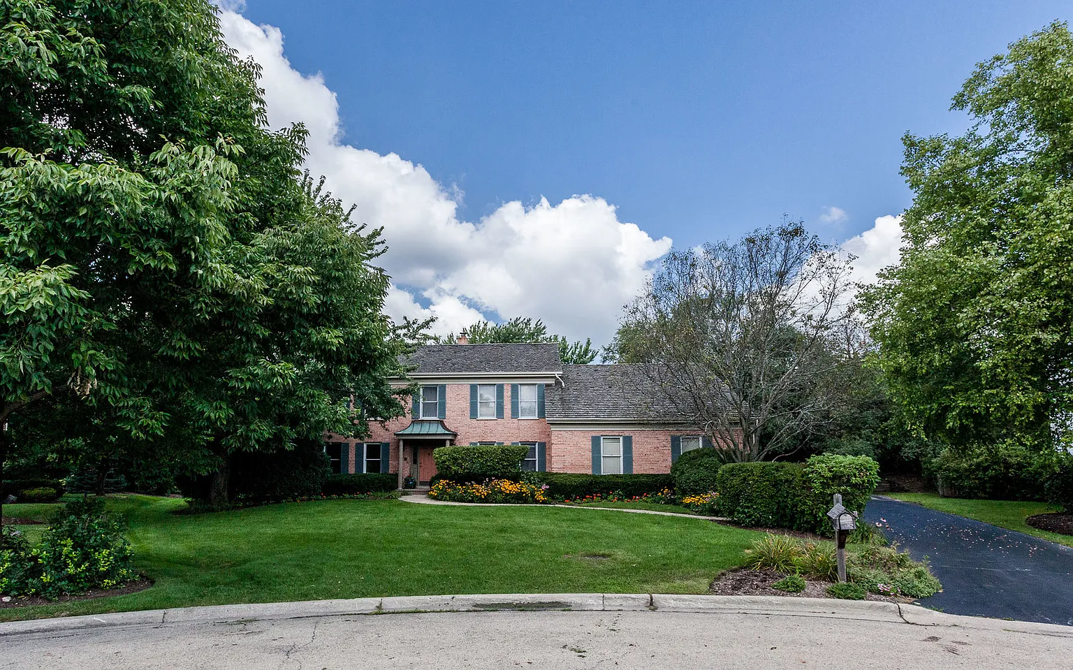11 Devonshire Ln photo 1