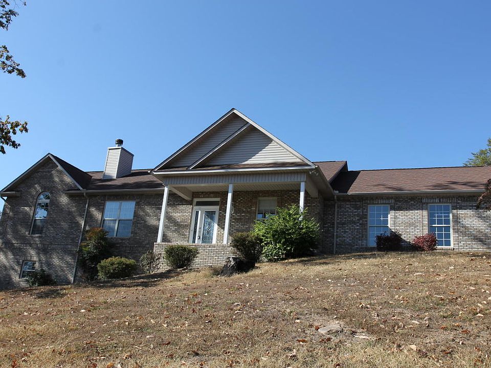 1st image of 961 Falcon Crest Dr