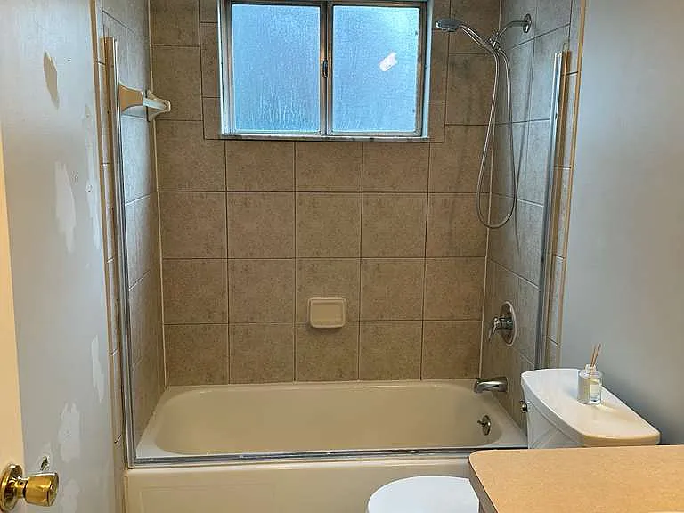 1890 Axtell Dr #5 — Photo 9