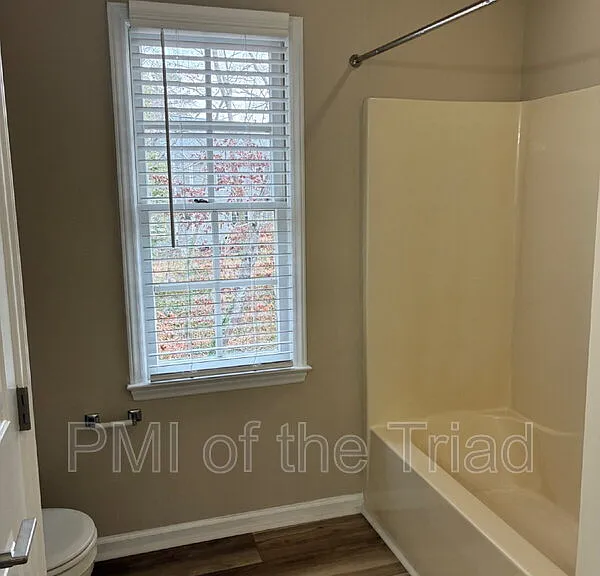 10 Creekstone Ct — Photo 12