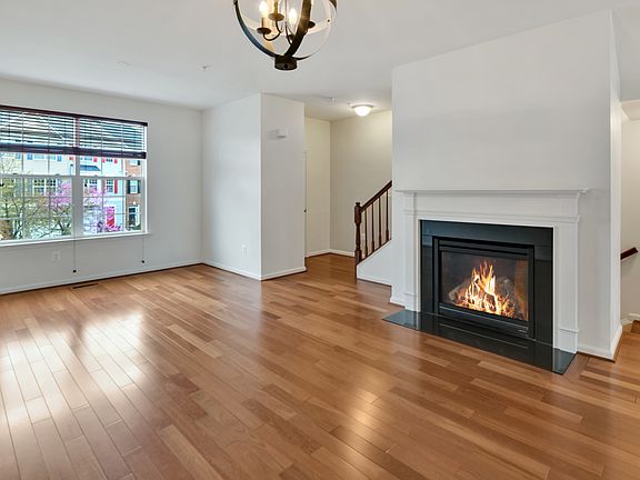 5th image of 683 Tivoli Rd