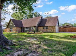 6375 Arrowhead Dr, Beaumont, TX 77707