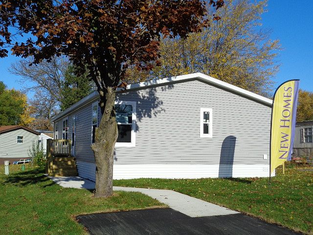 1st image of 7139 123rd St Lot 374