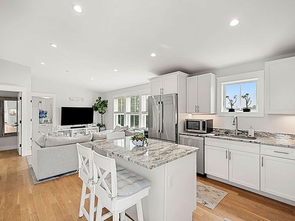 5th image of 50 Market St #5