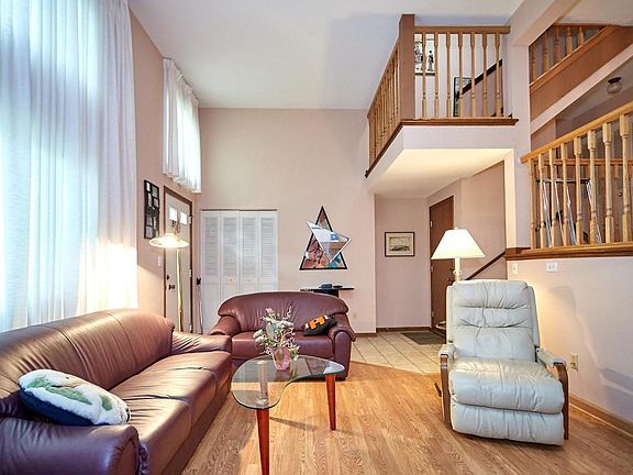 3rd image of 7407 W Franklin Ave